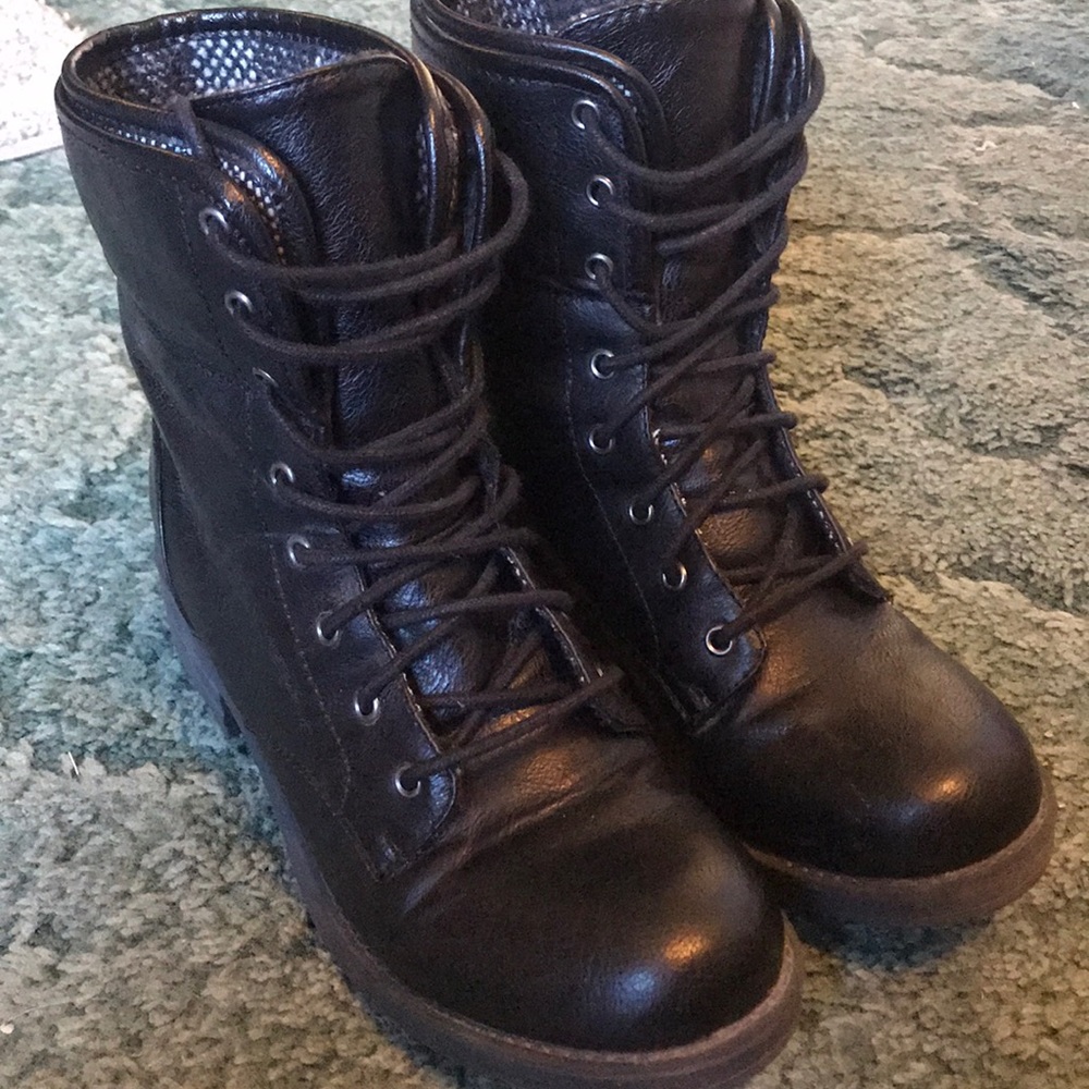 Women’s Size 8 Combat Boot